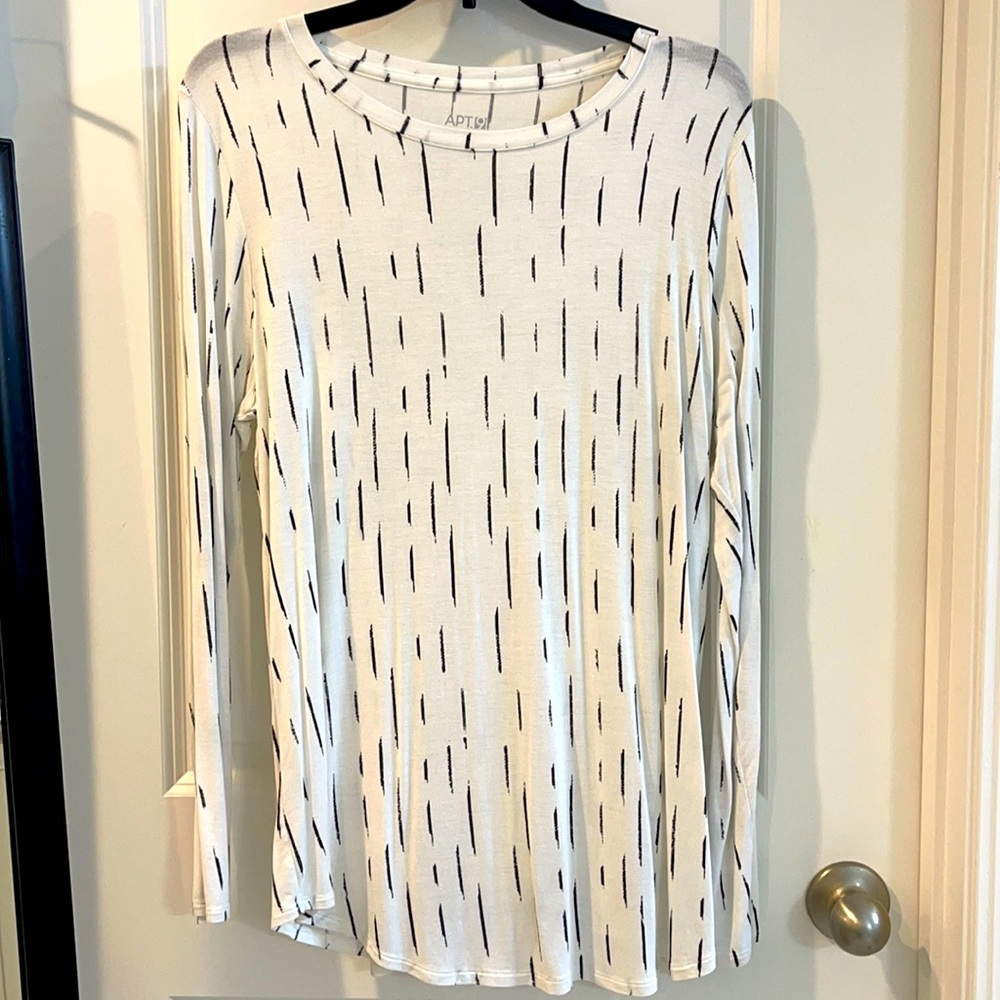 Apt 9 crew neck tunic top